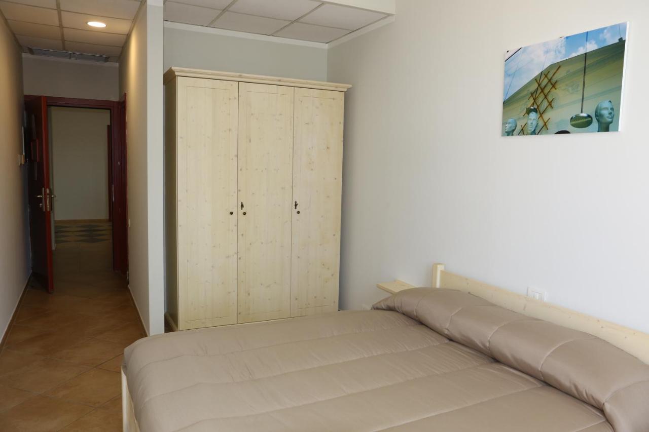 Student'S Hostel Parma Eksteriør bilde