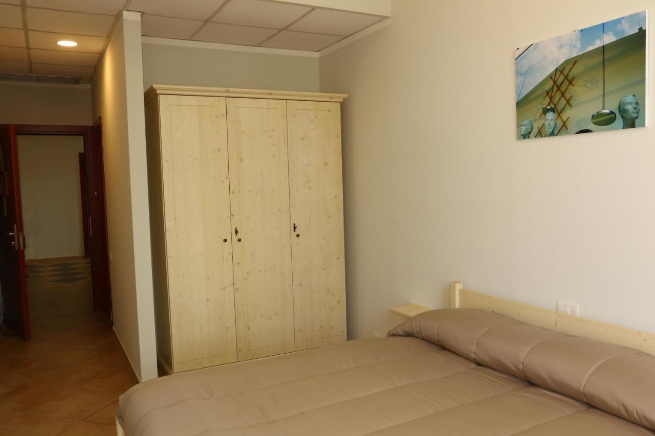 Student'S Hostel Parma Eksteriør bilde
